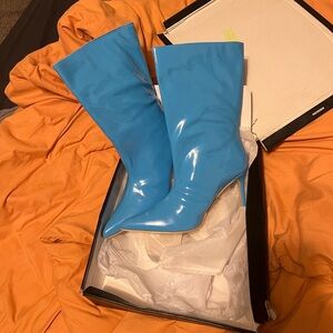 BRAND NEW.💙💙 Pretty Little Thing. Blue Heels.